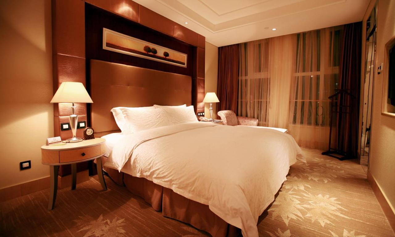 Beijing Lijingwan International Hotel Chaoyang  Exterior photo